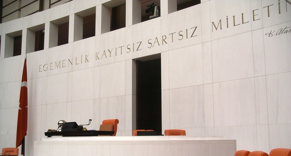 Γροθιές στην τουρκική Εθνοσυνέλευση