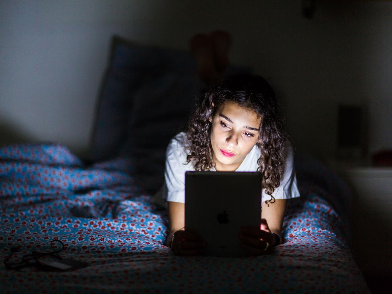 Νέα έρευνα: Τα Social Media οδηγούν σε έλλειψη  ύπνου
