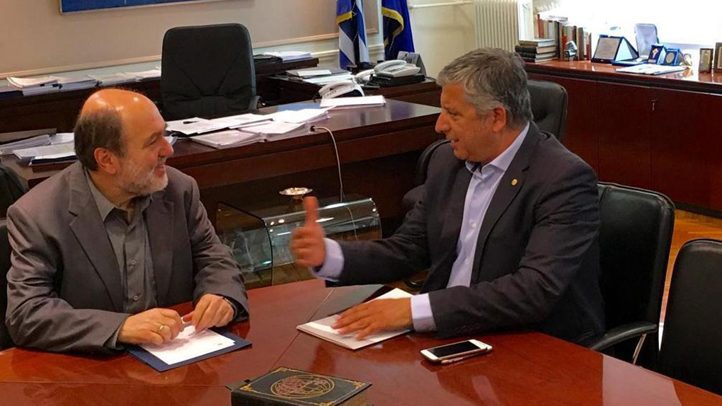 Θέματα χρήσης αιγιαλού και παραλίας στη συνάντηση Γ. Πατούλη – Τ. Αλεξιάδη