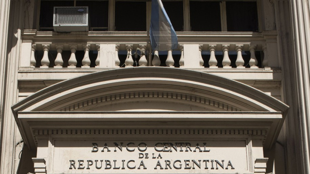 Η Αργεντινή σχεδιάζει να βγει ξανά στις αγορές για πρώτη φορά μετά το 2001