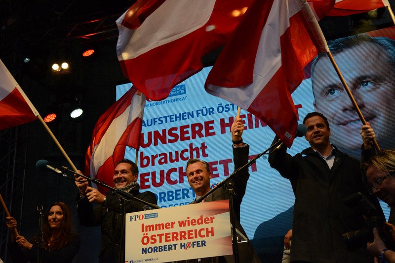 Αυστρία: Ο ακροδεξιός  Νόρμπερτ Χόφερ «θριαμβευτής» του πρώτου γύρου των προεδρικών εκλογών