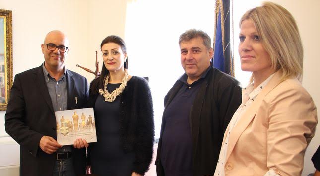 Χανιά: Συνάντηση Δημάρχου με εκπροσώπους Ομοσπονδίας Α΄/βάθμιας Εκπαίδευσης Λευκωσίας