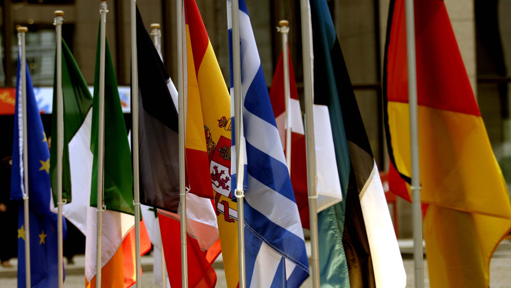 Ε.Ε.: Προαπαιτούμενο η ολοκλήρωση της αξιολόγησης για την εφαρμογή των νομοσχεδίων