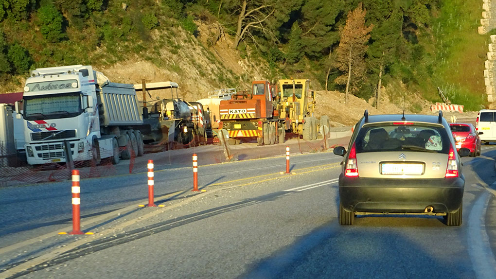 «Αποδράσεις» των εκδρομέων από τα αστικά κέντρα με κάθε μέσο (vid)