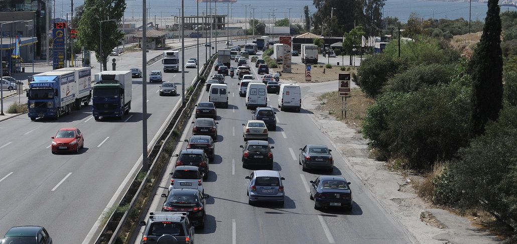 Με σύμμαχο τον καιρό κορυφώνεται η έξοδος των εκδρομέων (video)