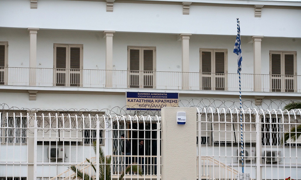 Αυτοσχέδια μαχαίρια και κινητά εντοπίστηκαν σε αιφνιδιαστικό έλεγχο στις φυλακές Κορυδαλλού