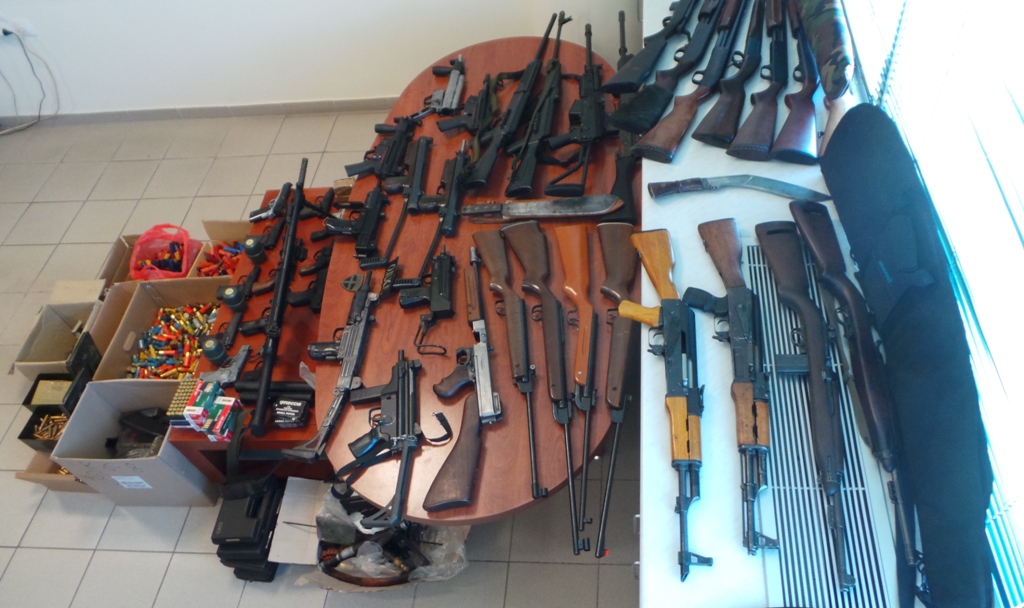 Χανιά: Δύο συλλήψεις στις Δαφνές Ηρακλείου για ιδιοκτησίες… οπλοστασίων…
