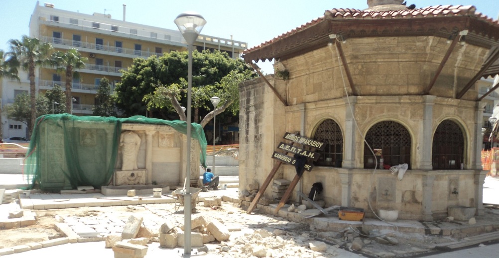 Ηράκλειο: Στην Πλατεία Κορνάρου ο δήμαρχος