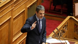 mitsotakis_vouli-antiparathesi