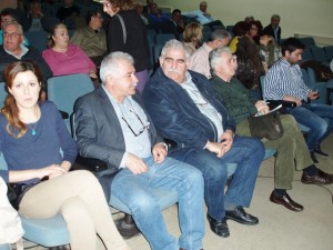 Ο βουλευτής του ΣΥΡΙΖΑ Λάρισας Ν. Παπαδόπουλος και ο αντιδήμαρχος Παιδείας Α. Μπατζιανούλης παρακολούθησαν την εκδήλωση για την παιδεία