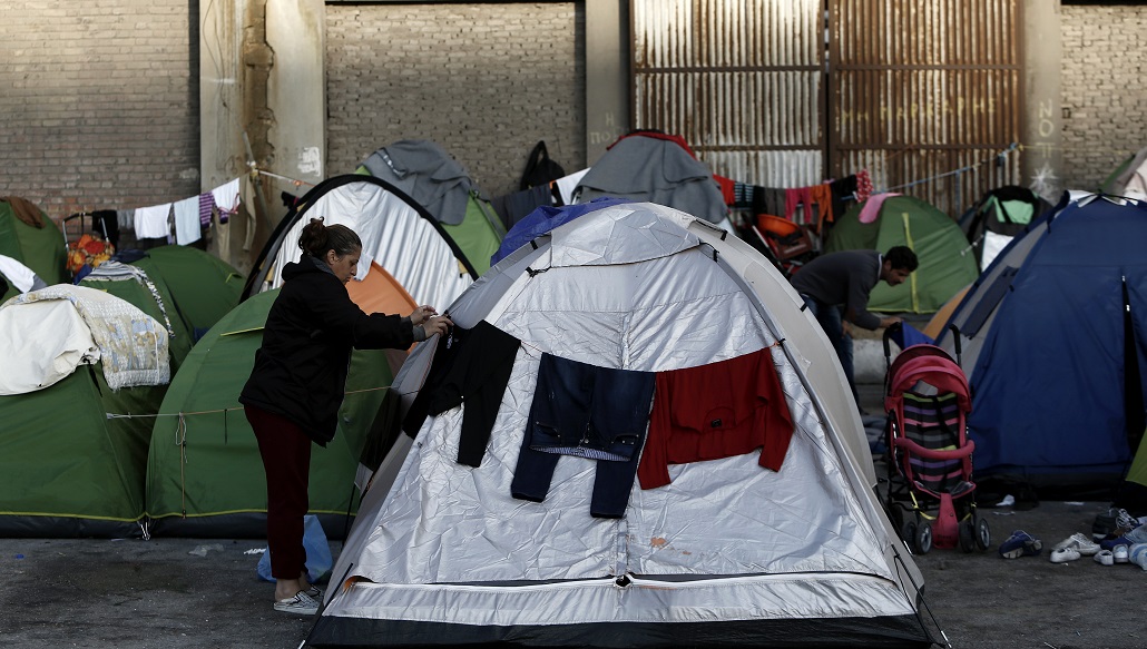 Καθημερινές οι εντάσεις στην Ειδομένη – 4.800 άτομα παραμένουν στον Πειραιά