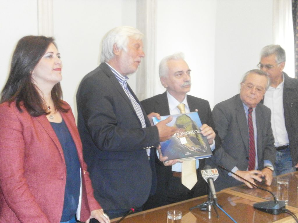 Τρίπολη: Εκδήλωση για την παράδοση της ανθρωπιστικής βοήθειας προς τους πρόσφυγες