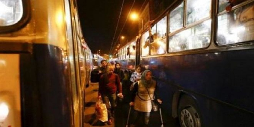207 πρόσφυγες μεταφέρθηκαν τη νύχτα από τα Ιωάννινα στο Βόλο