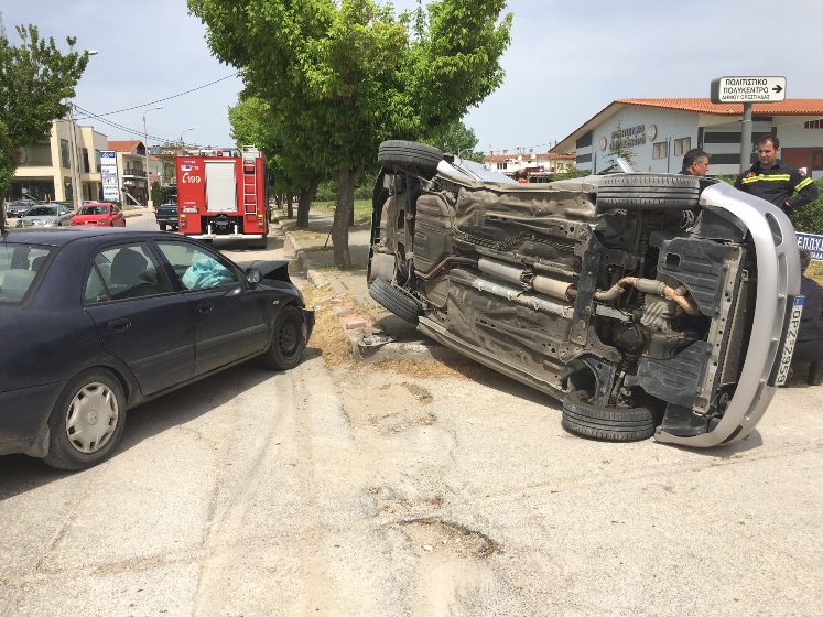 Ορεστιάδα: Σφοδρή σύγκρουση δύο οχημάτων μπροστά από το Πολύκεντρο