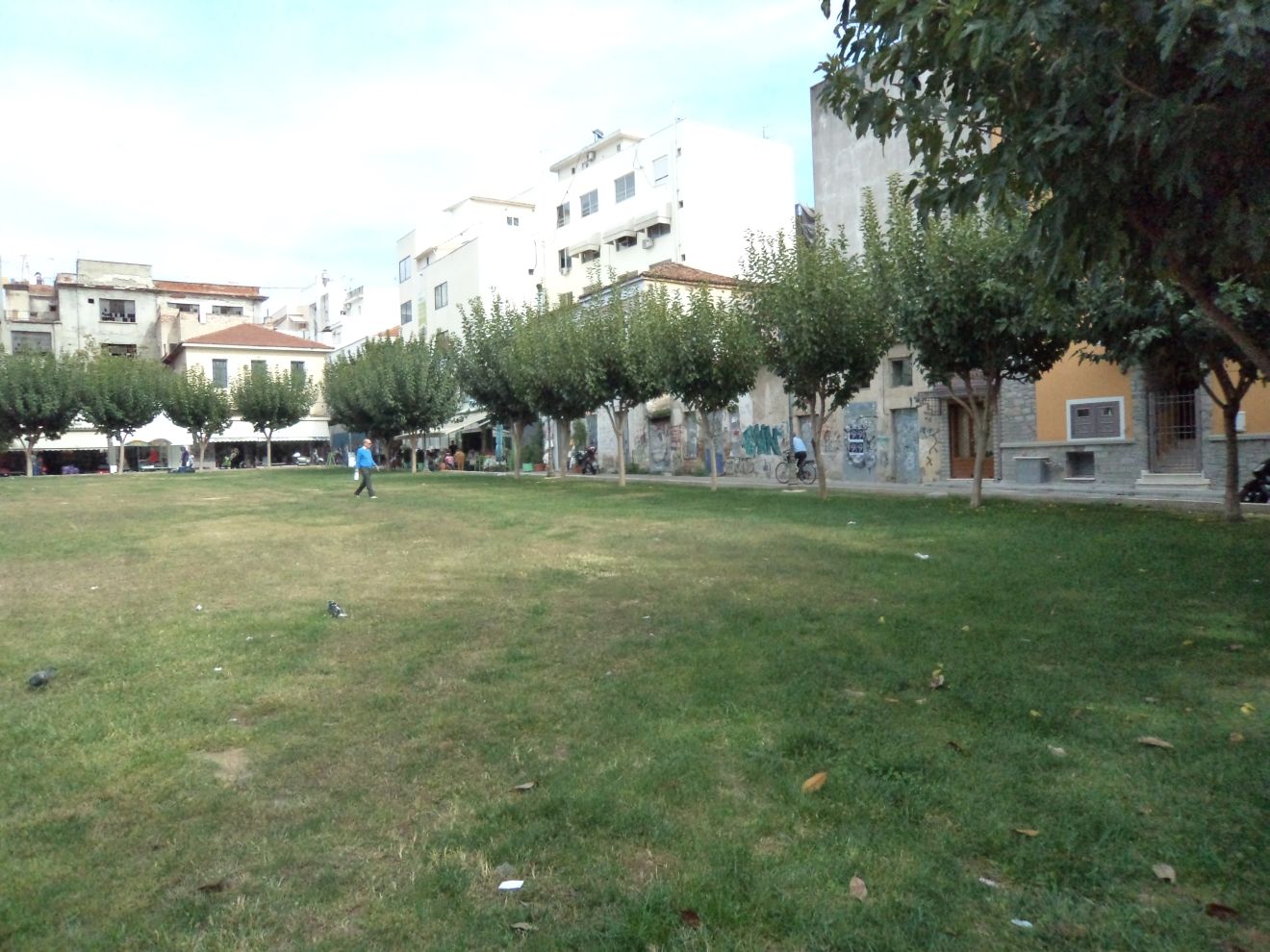 Βόλος: Πρόσφυγες από του “Μόζα” σε συγκέντρωση στην πλατεία Πανεπιστημίου
