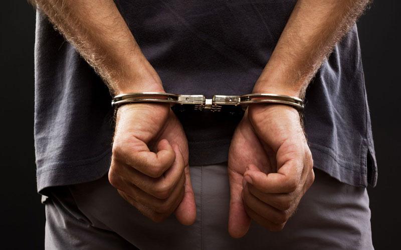 Σύλληψη 40χρονου για εκκρεμή καταδικαστικά έγγραφα