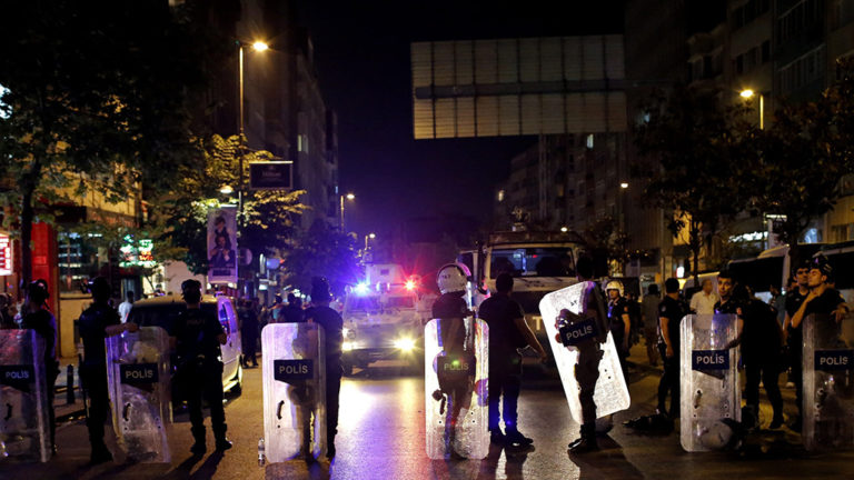 Τουλάχιστον 4 νεκροί και 15 τραυματίες από έκρηξη στη νοτιοανατολική Τουρκία
