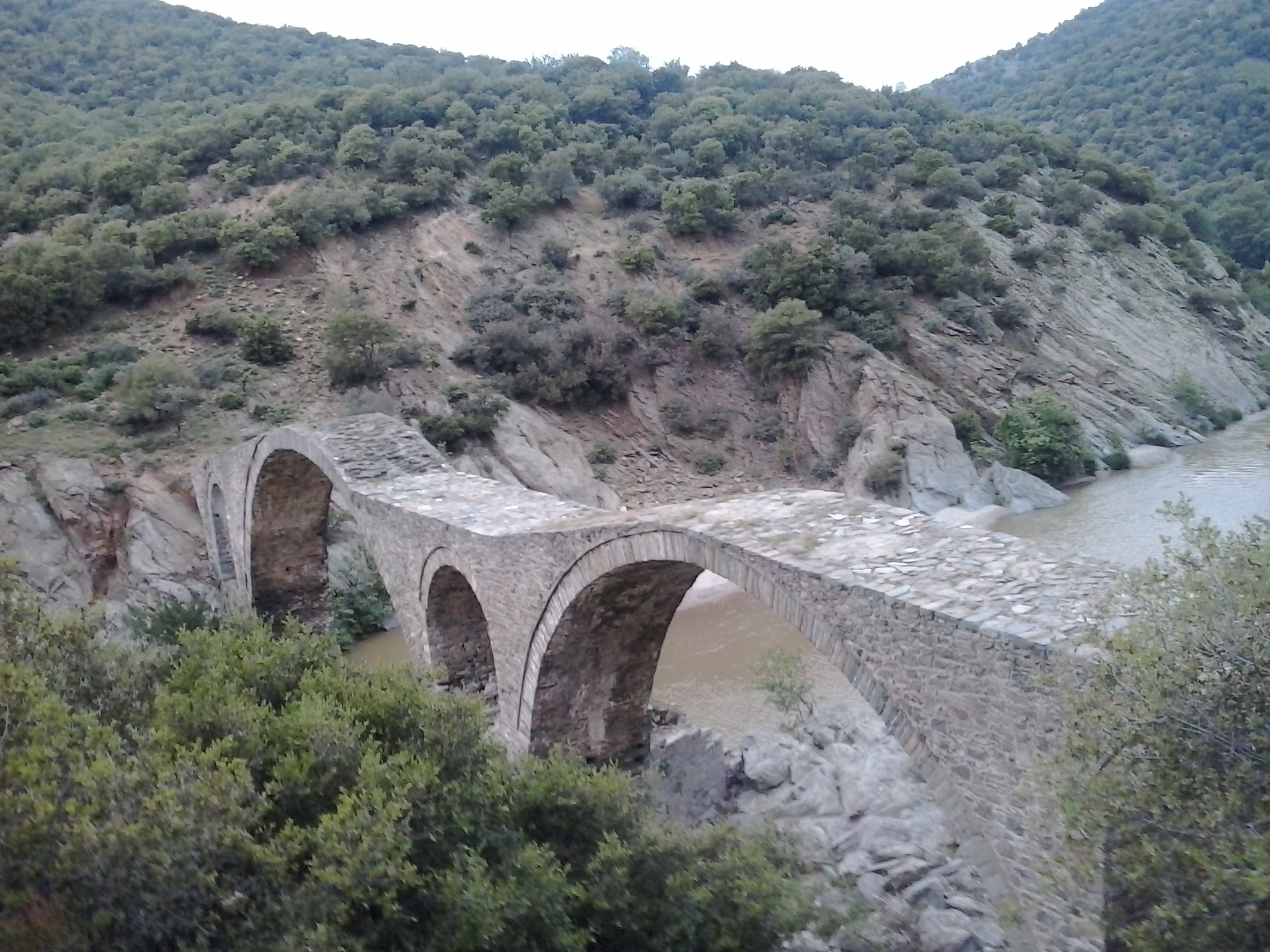 Κομοτηνή:Κινδυνεύει  με πτώση το τοξωτό γεφύρι της Θράκης στη Ροδόπη;