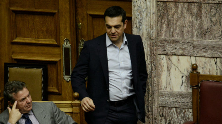 Παρέμβαση πρωθυπουργού για τα ειδικά μισθολόγια