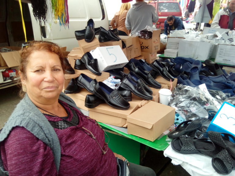 Οι δύσκολες μέρες των μικροπωλητών