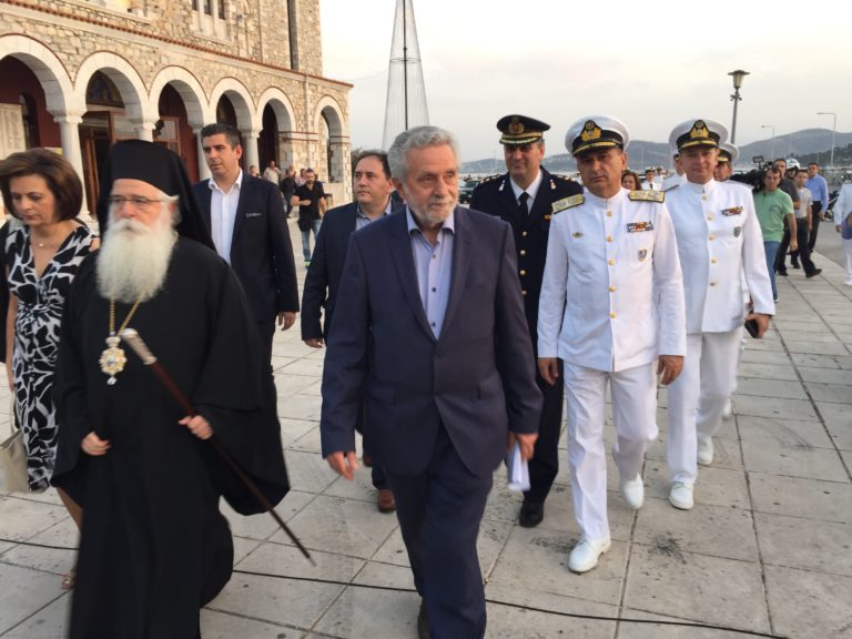 Βόλος: Αποδοκιμάστηκε ο Θ. Δρίτσας-Διέψευσε σχέδιο ιδιωτικοποίησης περιφερειακών λιμανιών (video)