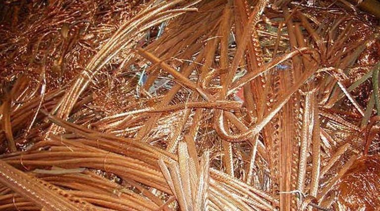 Χανιά: Του έβαλαν χειροπέδες… 36 μέτρα χαλκού