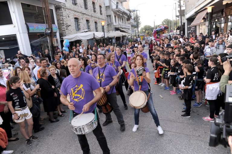 Η Ελευθερούπολη έβαλε τα «λευκά» της για πρώτη φορά -και ενθουσίασε! (video)