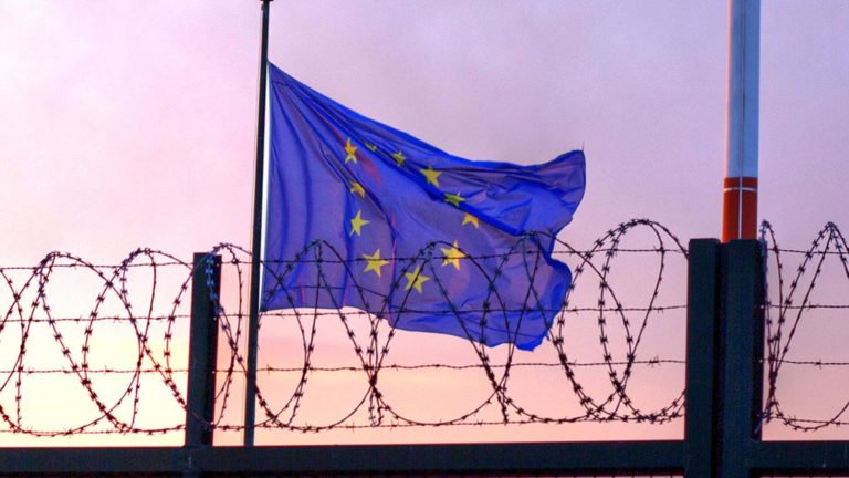 Παρατείνονται για έξι μήνες οι συνοριακοί έλεγχοι σε πέντε χώρες της ζώνης Σένγκεν