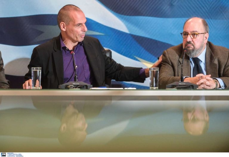 Βαρουφάκης και Θεοχαράκης απαντούν στον Γ.Στουρνάρα για τα 86 δισ.