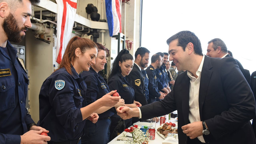 Στο πλευρό των Ενόπλων Δυνάμεων Αλ. Τσίπρας και Π. Καμμένος (video-pic)