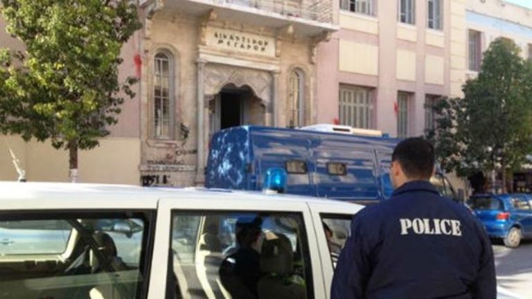 Ποινή 15 ετών σε λυράρη για απάτη
