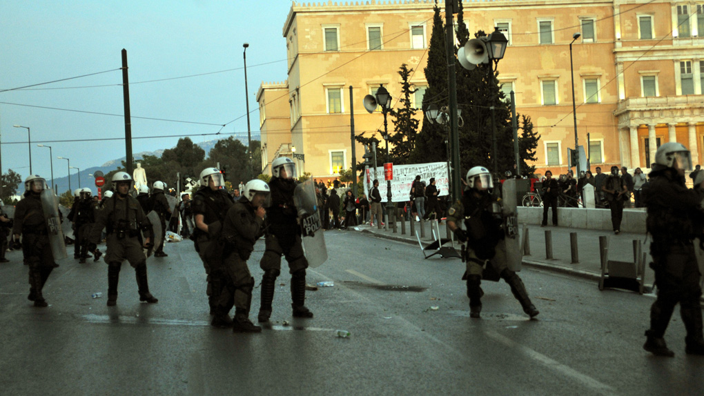 Δεκατέσσερις συλλήψεις για τα επεισόδια – Προανάκριση για την επίθεση ΜΑΤ σε στελέχη της ΛΑ.Ε.