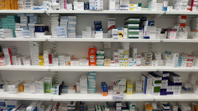 Και εκτός φαρμακείων 216 μη συνταγογραφούμενα φάρμακα – ΠΦΣ: Πλήττεται το μικρομεσαίο φαρμακείο