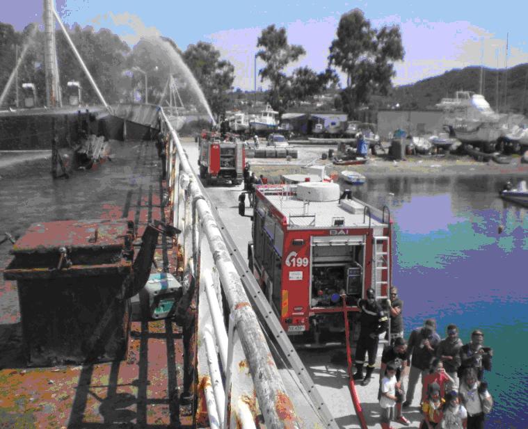Σκιάθος: Πετυχημένη άσκηση πυρκαγιάς σε αγκυροβολημένο πλοίο