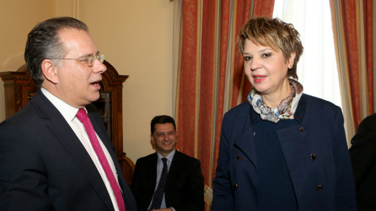 Αντιπαράθεση για τον “κόφτη” μεταξύ ΝΔ και κυβέρνησης