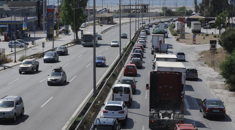 Κυκλοφοριακές ρυθμίσεις από τη Δευτέρα στον κόμβο Ακράτας