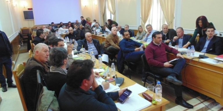 Στο περιφερειακό συμβούλιο οι δύο κόμβοι