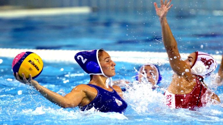 O Oλυμπιακός νίκησε 10-9 την Βουλιαγμένη και έκανε το 1-0 στους τελικούς