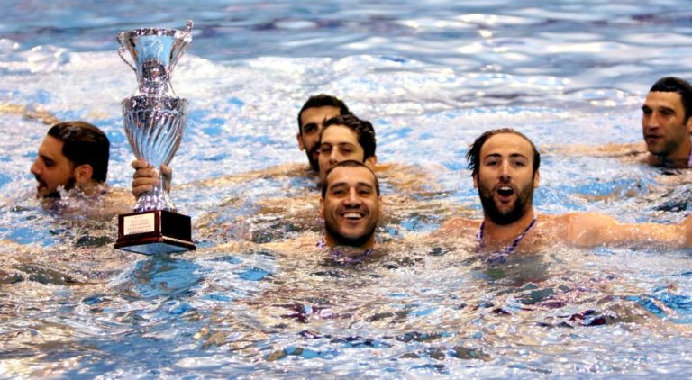 O Ολυμπιακός πρωταθλητής Ελλάδος στο πόλο ανδρών