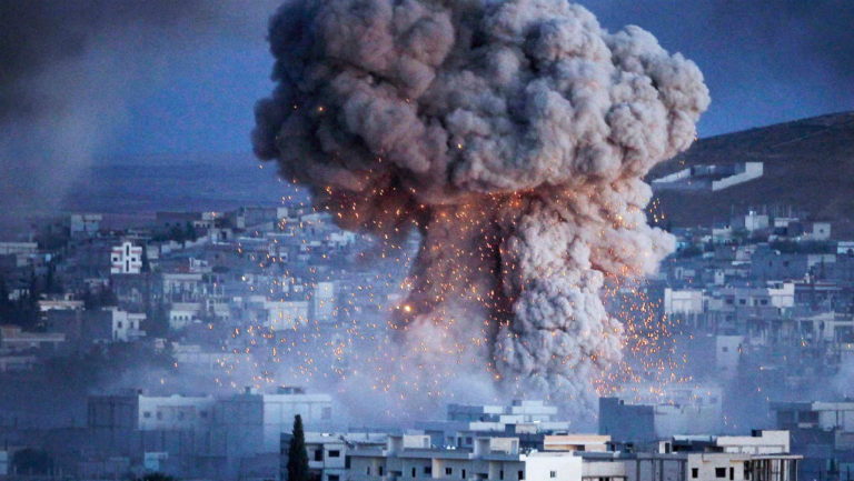 Συρία: Νεκροί δεκάδες άμαχοι σε βομβαρδισμό του διεθνούς συνασπισμού