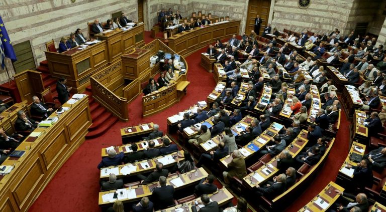 Πυρά της αντιπολίτευσης κατά κυβέρνησης για Eurogroup