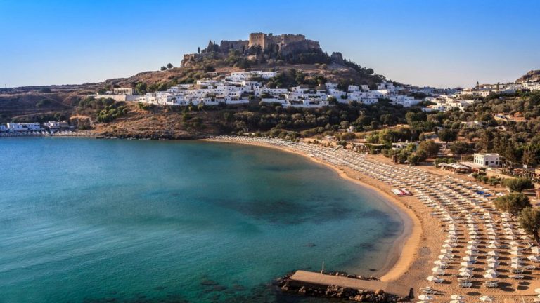 Ρόδος: Απρόβλεπτη η τουριστική σαιζόν