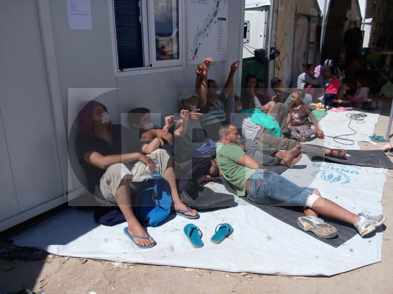 Απεργία πείνας προσφύγων στη Σούδα του Κάστρου της Χίου- «αγωνιούμε για τα παιδιά μας»