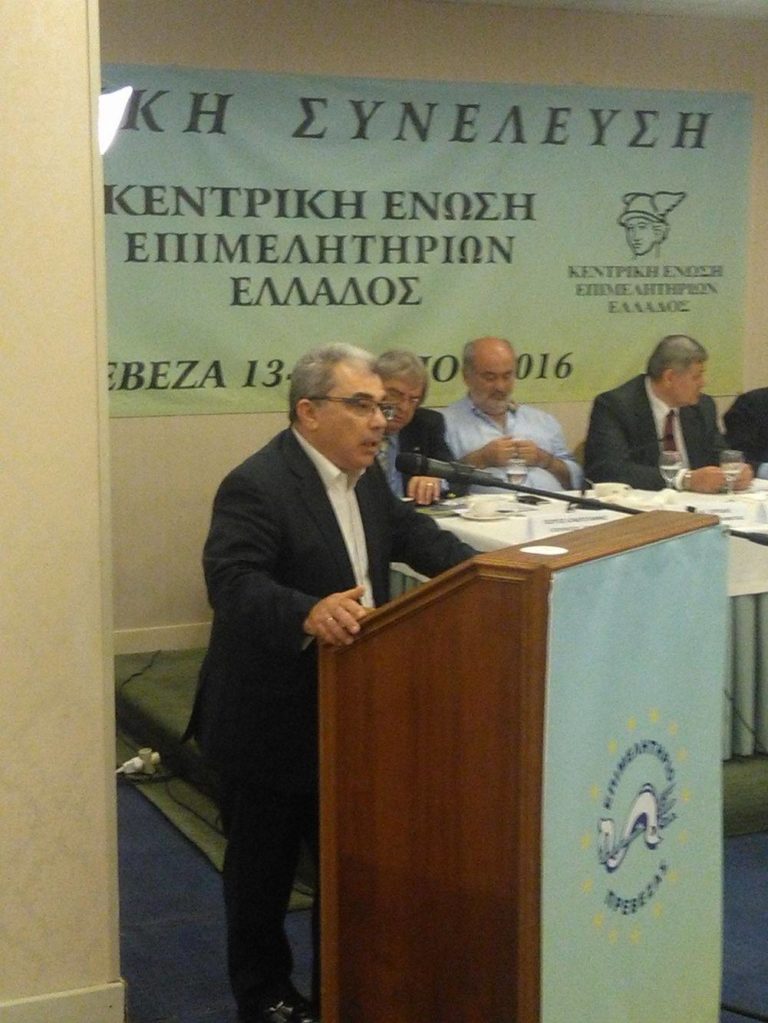 Ο πρόεδρος του Επιμελητηρίου Λέσβου για ΦΠΑ και προσφυγικό
