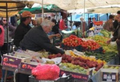 Κανονικά οι λαϊκές αγορές αλλά μόνο για τρόφιμα