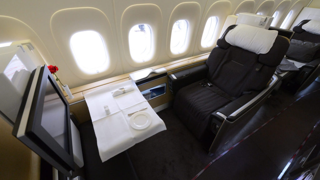 epa03245627 This picture shows the first class cabin of the Lufthansa Boeing 747-8 Intercontinental after it landed at Washington Dulles International Airport, completing it's inaugural flight, in Sterling,Virginia, USA, 01 June 2012. Lufthansa conducted the inaugural flight of the world's first Boeing 747-8 Intercontinental passenger aircraft from Frankfurt to Washington DC. Lufthansa's 747-8 Intercontinental is equipped with eight first class, 92 business class and 262 economy class seats. EPA/MICHAEL REYNOLDS