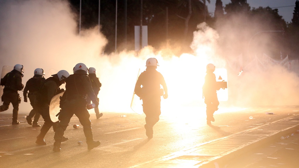 14 συλλήψεις τελικά για τα επεισόδια σε Εξάρχεια – Σύνταγμα