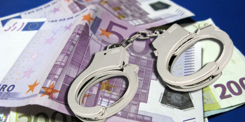 Οικιακή βοηθός «καθάριζε» τις οικονομίες ηλικιωμένων