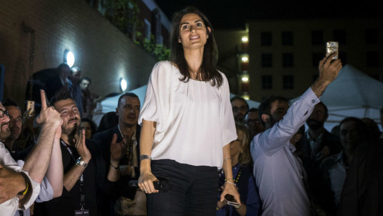 Τα “κλειδιά” Ρώμης και Τορίνο στον Πέπε Γκρίλο