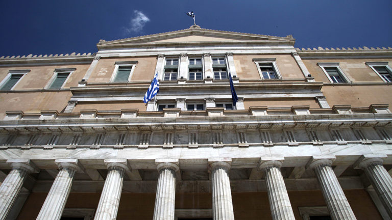 Στην Βουλή το σχέδιο του νέου εκλογικού νόμου (video)